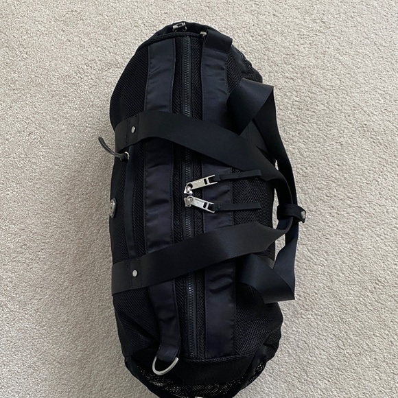 lululemon athletica Black Unisex Duffel Bag - Picture 7 of 16